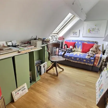 Ideal For Single Or Couple Wanting Calm In A Lively Area Apartment Paris